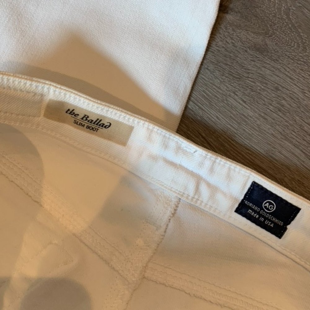 AG The Ballad Slim Boot White Jeans - SIZE 26R - Picture 3 of 7
